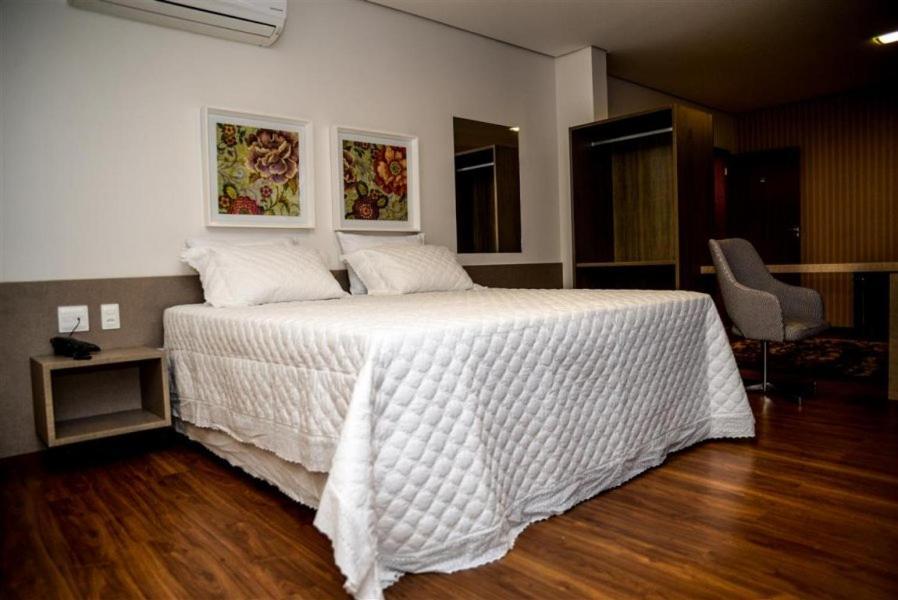 Grand Cafe Hotel Manhuacu Dış mekan fotoğraf